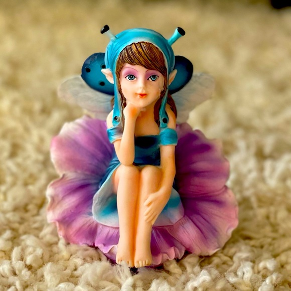 ♥️3/$15 Baby Fairy on Lily Pad Figurine New - Picture 1 of 10